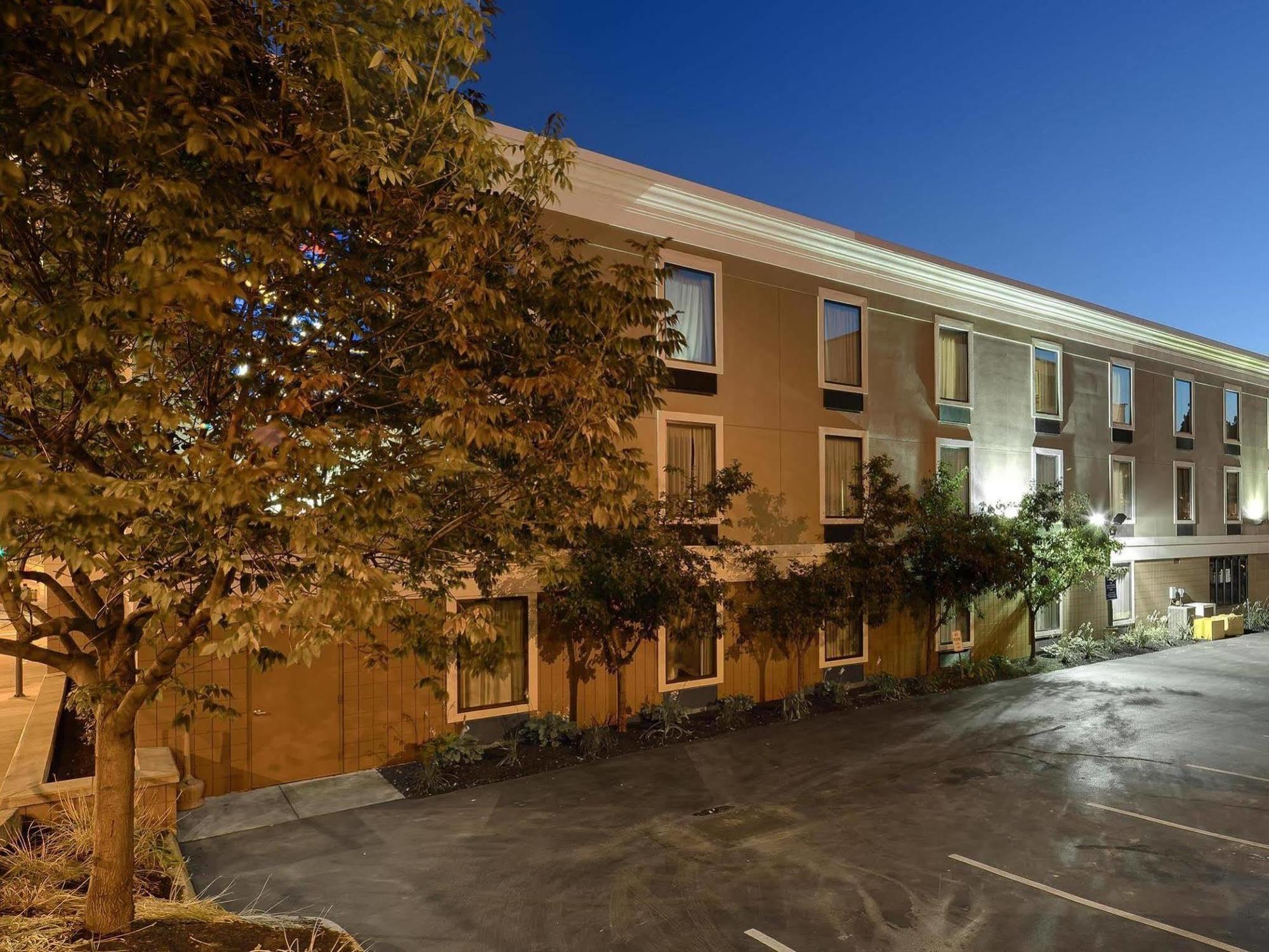 La Quinta By Wyndham Jamestown Ngoại thất bức ảnh